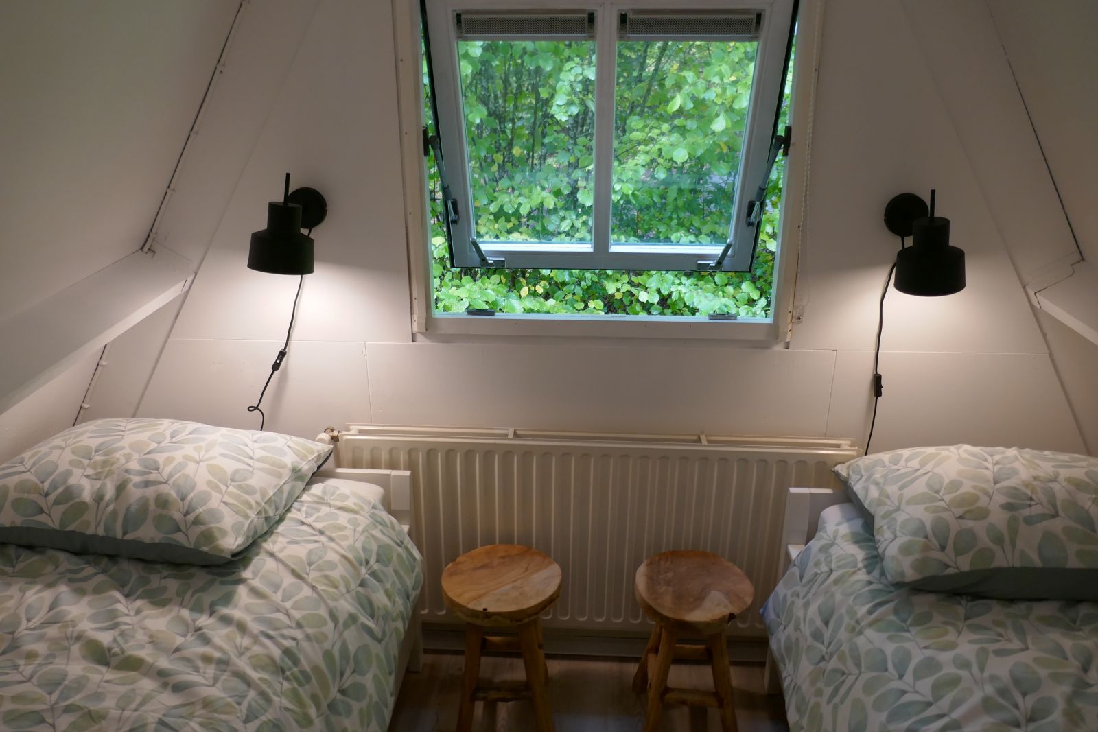 Slaapkamer met 2 losse bedden